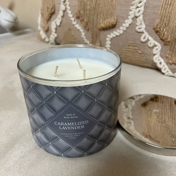 Caramelized Lavender Bath and Body Works 3 Wick Candle - Picture 2 of 3